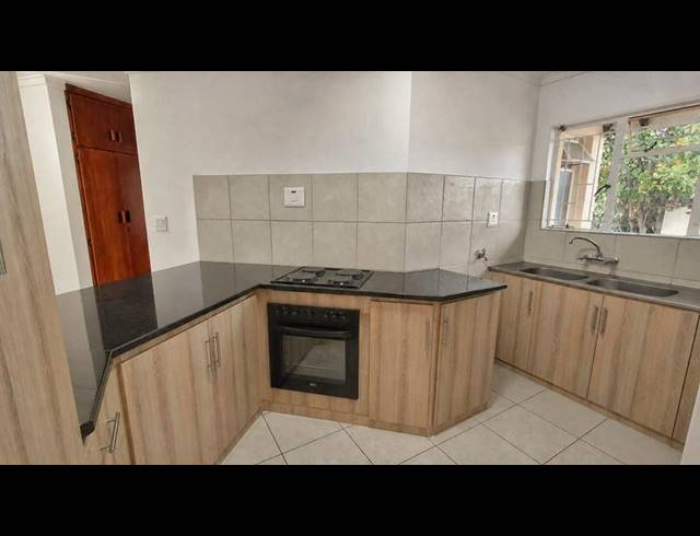 2 BEDROOM TOWNHOUSE FOR SALE IN HEUWELSIG